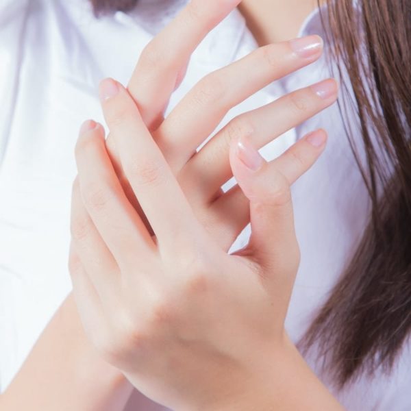 手を緩めることで心も緩む – 手と脳の神経のつながり